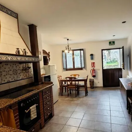 La Ayalguina, Selnatur Daire Mestas De Con